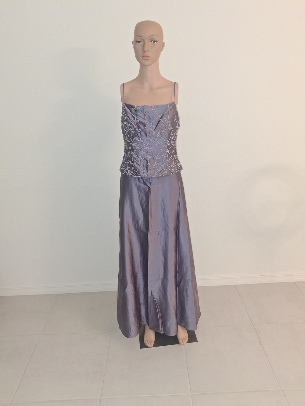 Elegant Lavender Beaded Spaghetti-Strap Evening Dress